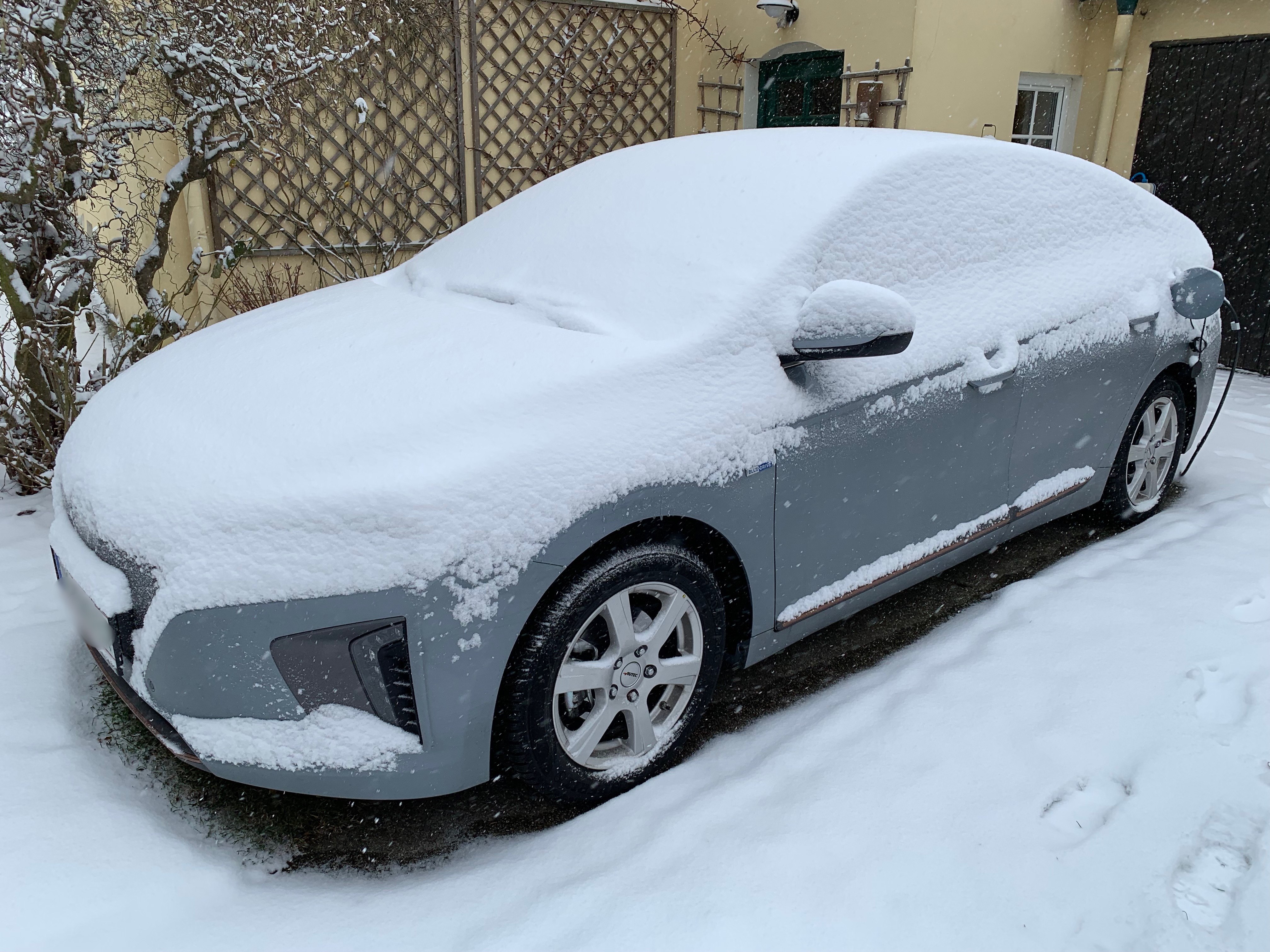 Praxis im Winter mit dem Hyundai Ioniq Elektro